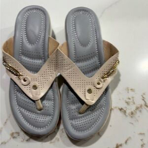 Elegant Beige and Gray Women's Sandals